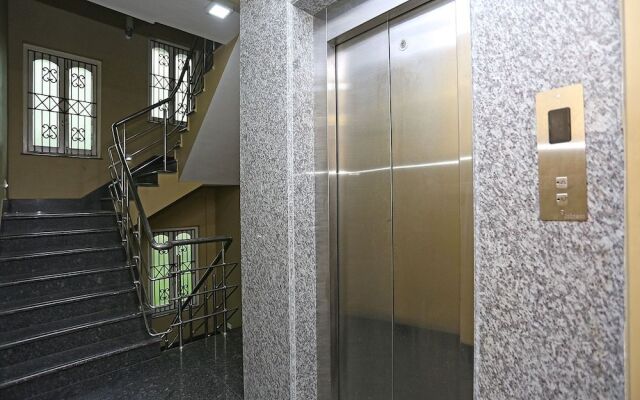 OYO 9718 Apartment near DLF IT Park