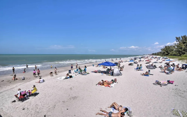 Family-friendly Palm River Estates House!