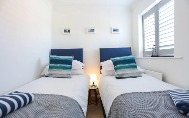 Seascape - 4 bed Home in Bracklesham Bay