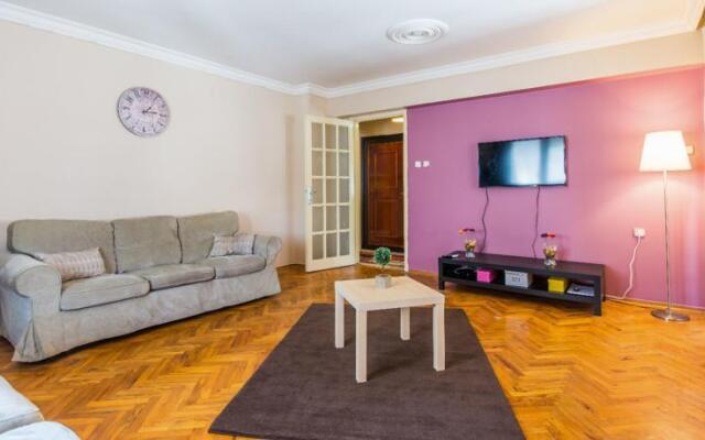 Ada House Bornova 1