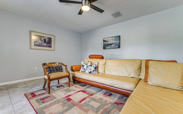 Lutz Home ~ 14 Mi to Downtown Tampa