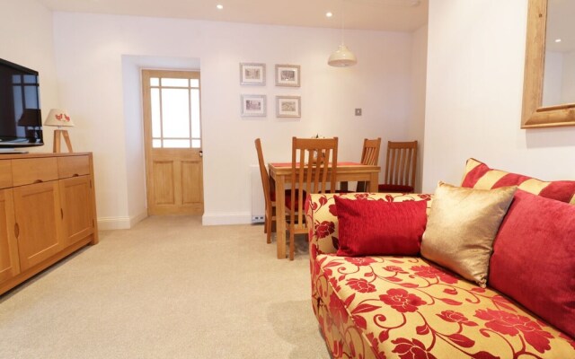 19 Cwmorthin Road