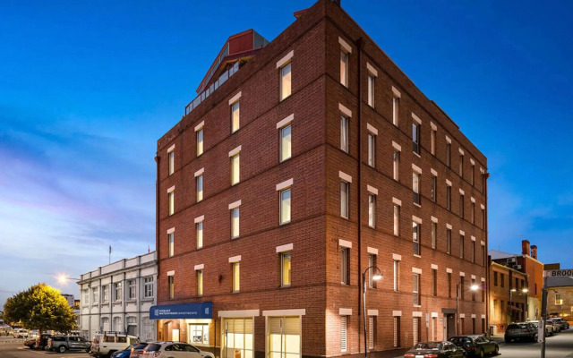 Quest Waterfront Apartment Hotel 