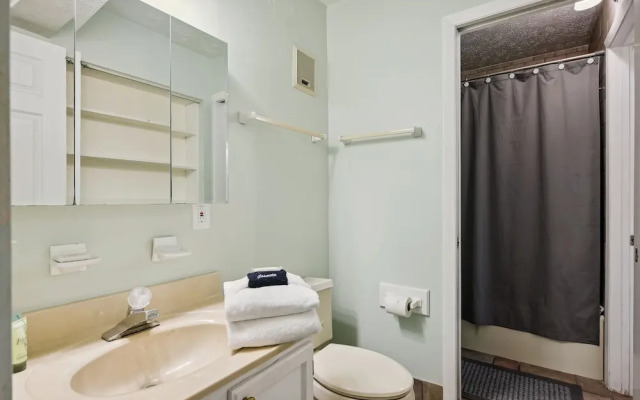 Summit by Book That Condo