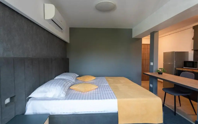 Corso Apartments B&B