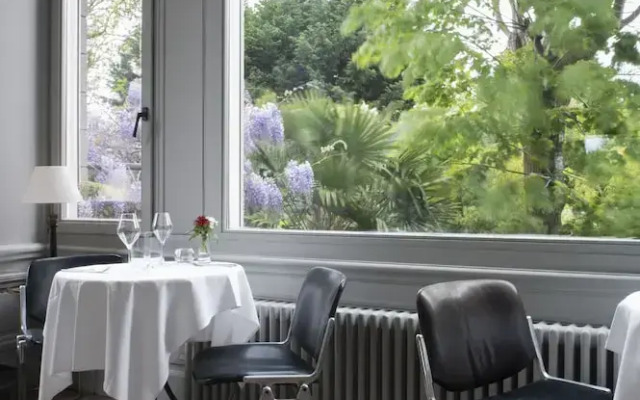 Les Toquées by Benoit Bernard