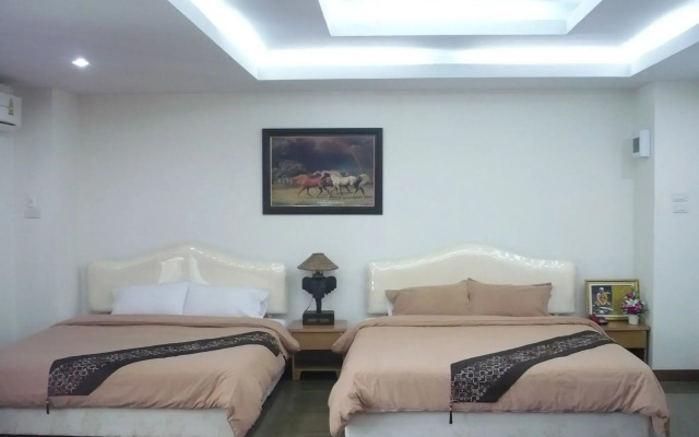 Queen Palace Hotel