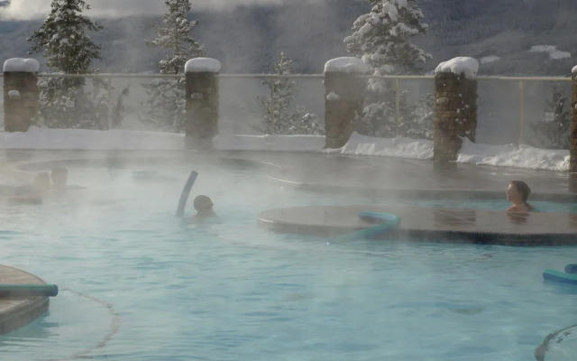 Halcyon Hot Springs Resort