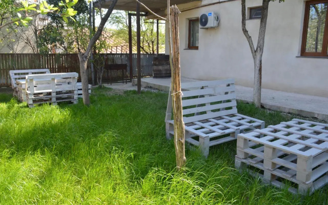 Mebo House