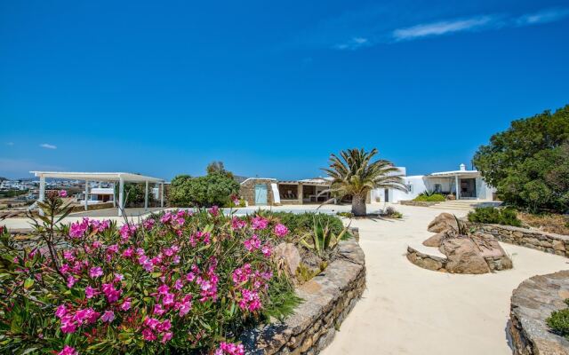 Newly-Built Private Luxury Villa