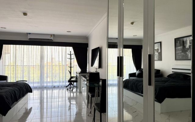Spacious Studio With Balcony - TW Platinum Suites, Jomtien