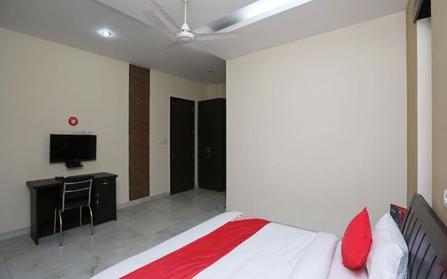 Oyo 24323 Lakshmi Residency