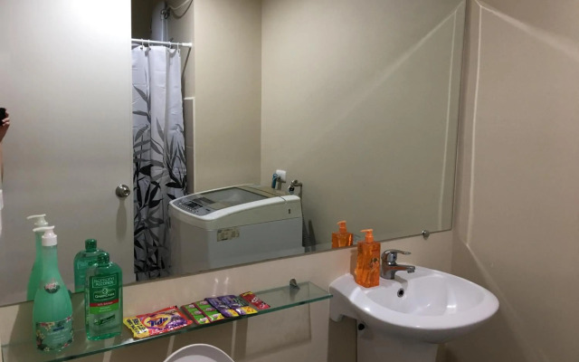 Spacious 1 Bedroom Unit at Centrio Tower