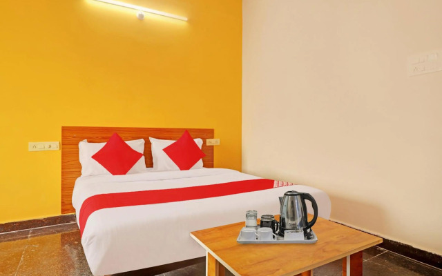 OYO Flagship 80633 Sai Mansion