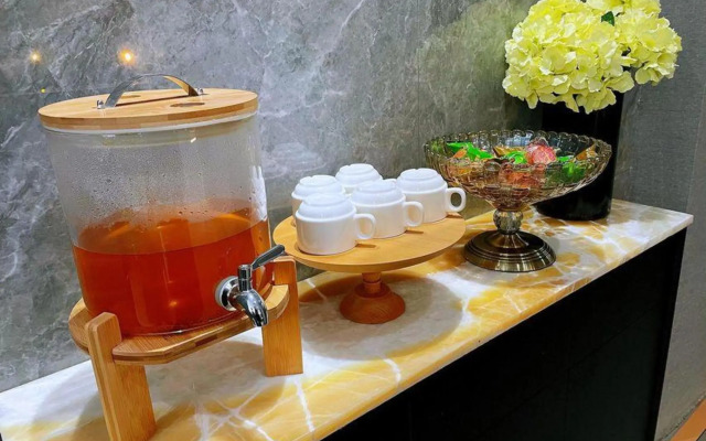 Rezen Dong Hotel (Xi'an Bell Tower Provincial Government Store)