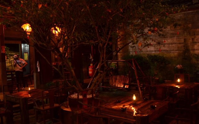 Longyan Yongding Tulou Fuyulou Changdi Inn