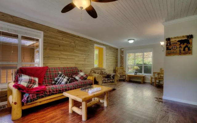 5Bedrooms*4KING BEDS*OUTSTANDING LOCATION*HotTub*