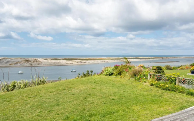 Roberts Retreat - Mangawhai Holiday Home