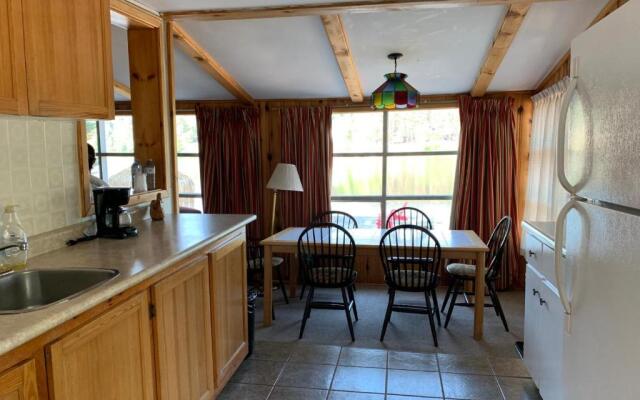 Algonquin Lakeside Inn
