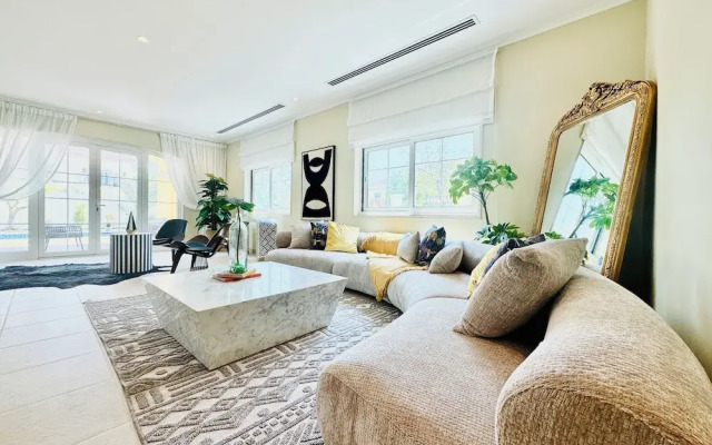 Venduras - 3BR Villa in Jumeirah Park