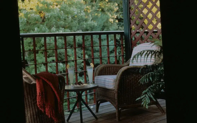 Chateau Merrimack Resort & Spa