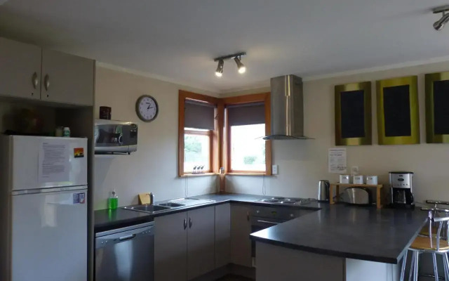 Snowed Inn - Ohakune Miro Holiday Home