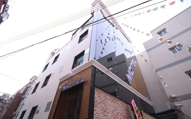 Busan Jangjeon-dong Oops