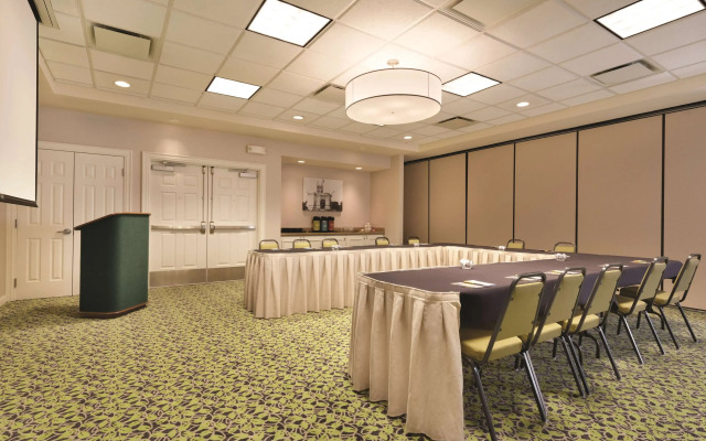 Hilton Garden Inn Akron Canton Airport