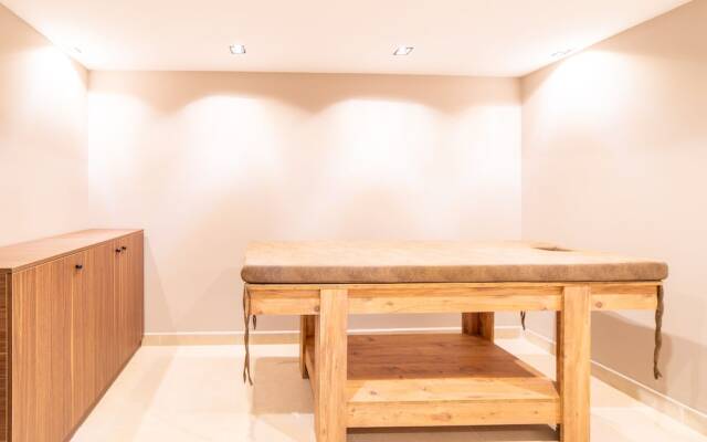 Garden Room Suit Hotel