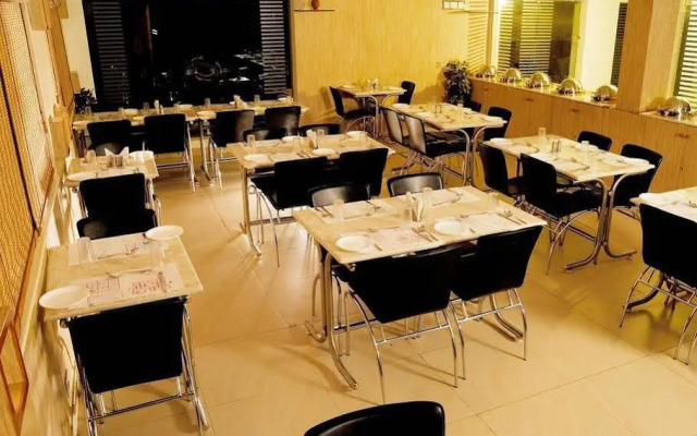 Hotel Pratap Plaza