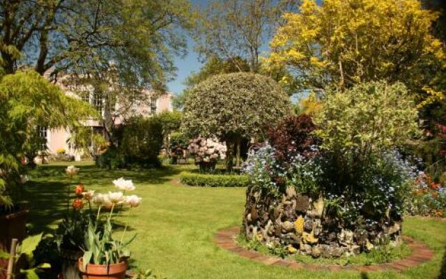 Bed & Breakfast at Ocklynge Manor