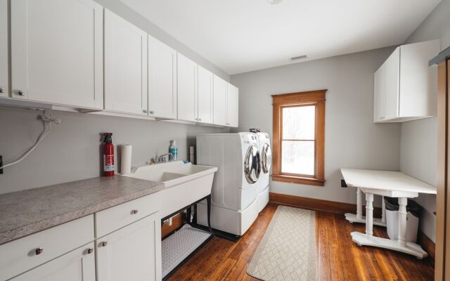 4BDR Broomhead Farmhouse Main House