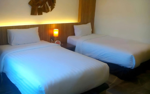 Dragon River Avenue Hotel