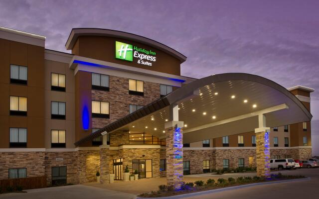 Holiday Inn Express & Suites Waco South, an IHG Hotel