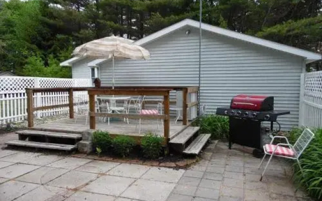 East Tawas Rustic Retreat