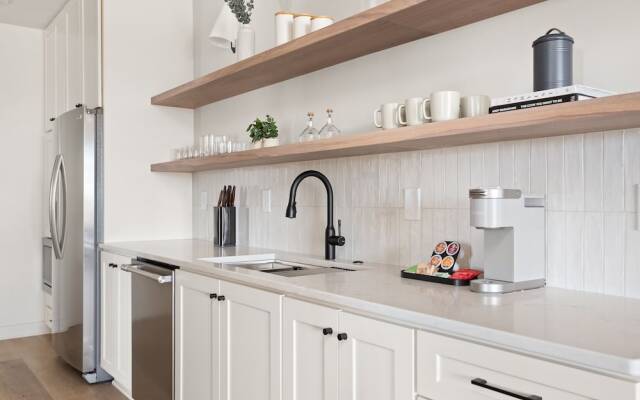 The Eighteen by Mint House