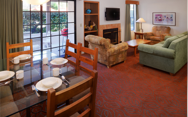 Riviera Oaks Resort