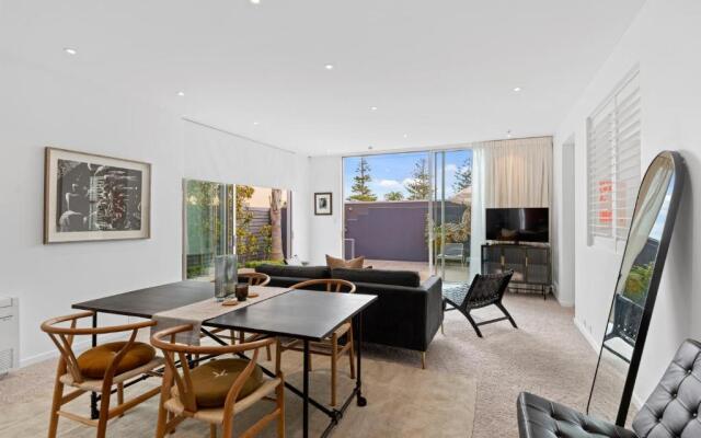 Studio B, Sumner