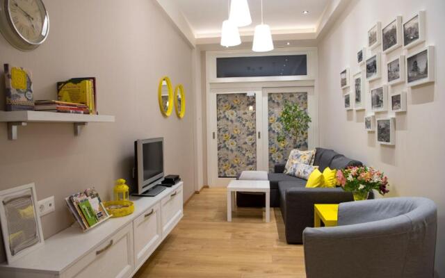 The North Tower Apartment