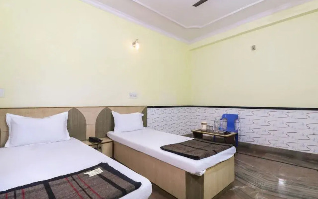 SPOT ON 49918 Hotel Ganapati