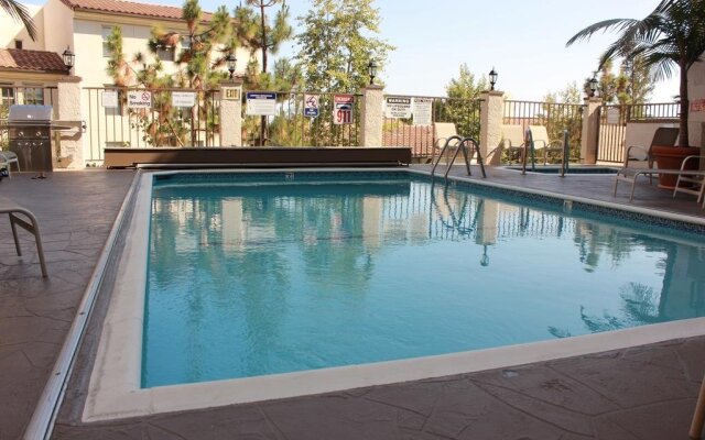 Strathmore Apartments