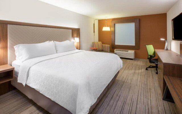 Holiday Inn Express and Suites RICHBURG