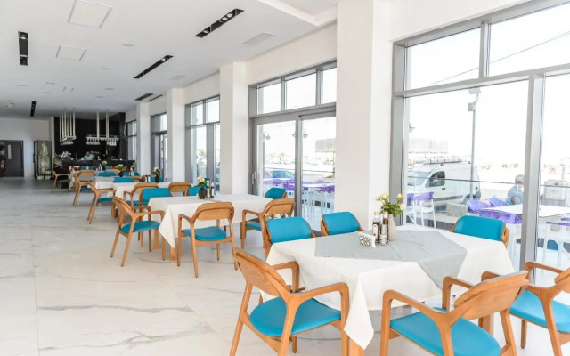 Mirage Beach Spa Hotel
