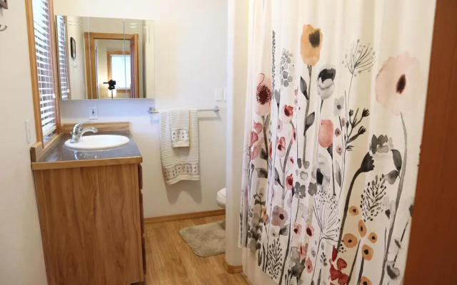 Anapurna 2 Home