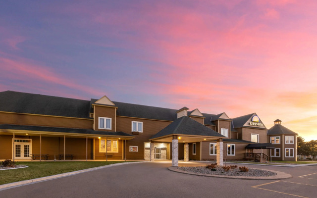 Days Inn by Wyndham Hutchinson