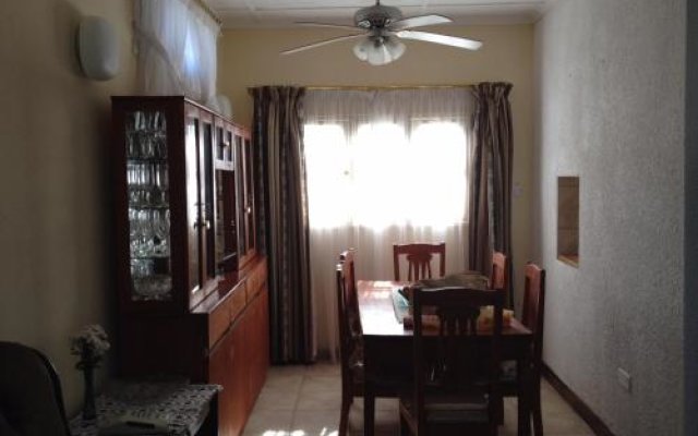 Lusaka Guest House 2-Bedrooms + ensuite bathrooms, Chudleigh, Lusaka