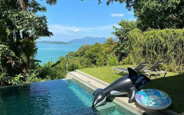 Ambong Pool Villas - Private Pool