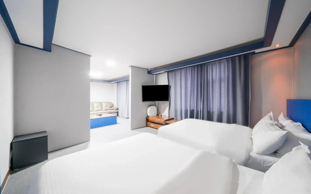 Noblesse Hotel