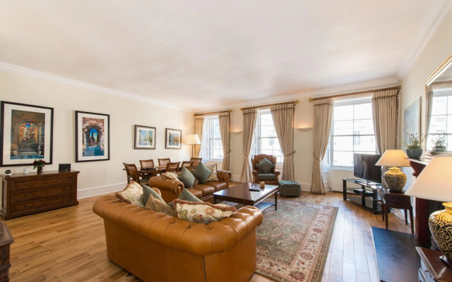 Parliament Sq (apt 10 ) Royal Mile