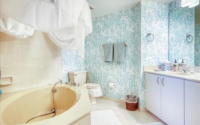 Som 112 - Somerset 2 Bedroom Condo by Redawning